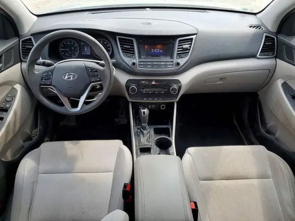 KM8J3CA42HU409504 2017 HYUNDAI TUCSON - Image 8