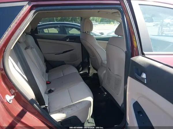 KM8J3CA42HU411429 2017 HYUNDAI TUCSON - Image 8