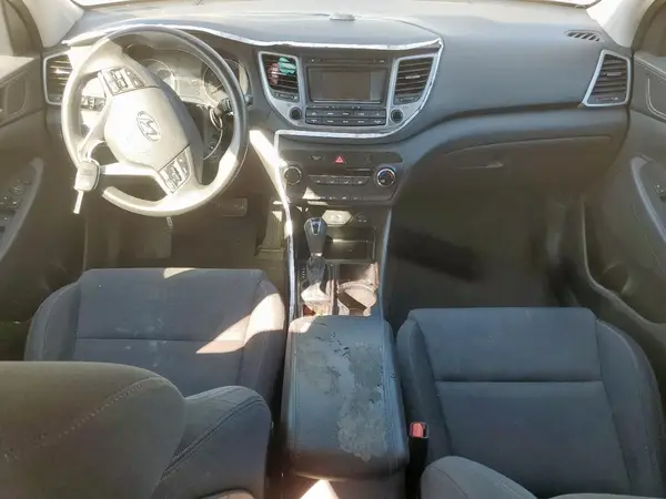 KM8J3CA42HU412404 2017 HYUNDAI TUCSON - Image 8