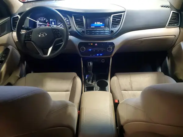 KM8J3CA42HU414122 2017 HYUNDAI TUCSON - Image 8