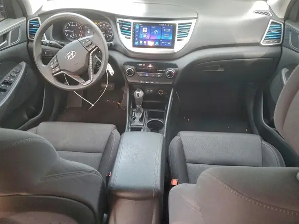 KM8J3CA42HU419515 2017 HYUNDAI TUCSON - Image 8