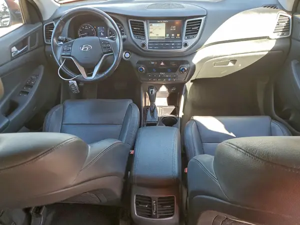 KM8J3CA42HU428201 2017 HYUNDAI TUCSON - Image 8