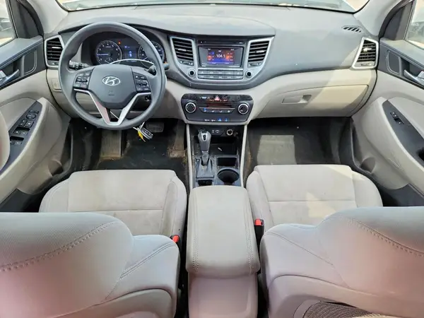 KM8J3CA42HU432829 2017 HYUNDAI TUCSON - Image 8