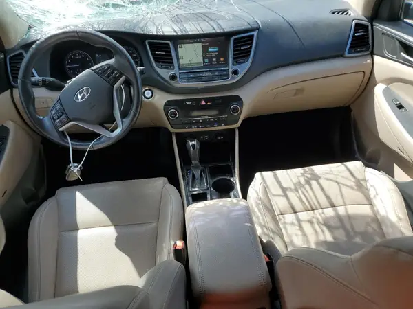 KM8J3CA42HU435942 2017 HYUNDAI TUCSON - Image 8