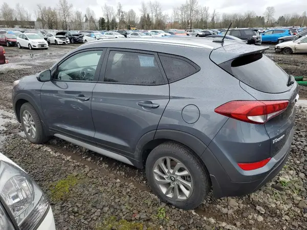 KM8J3CA42HU445774 2017 HYUNDAI TUCSON - Image 2