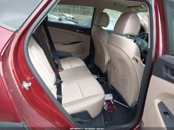 KM8J3CA42HU453583 2017 HYUNDAI TUCSON - Image 8