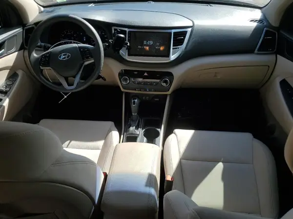 KM8J3CA42HU454202 2017 HYUNDAI TUCSON - Image 8