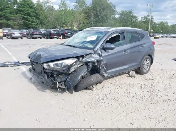 KM8J3CA42HU454376 2017 HYUNDAI TUCSON - Image 2