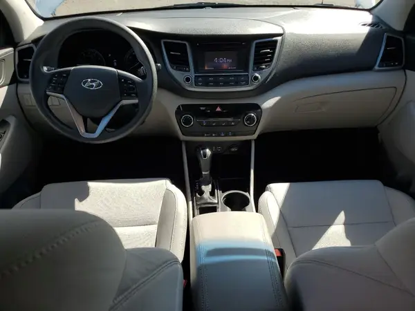 KM8J3CA42HU456905 2017 HYUNDAI TUCSON - Image 8