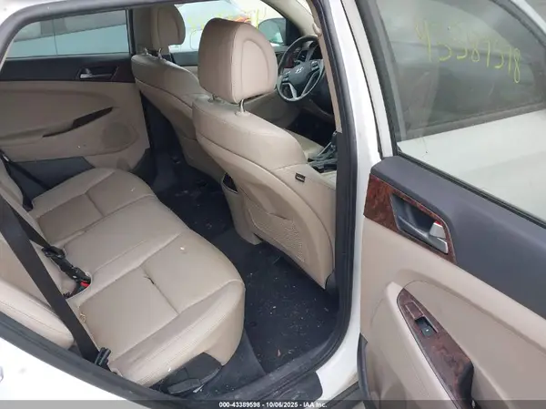 KM8J3CA42HU468911 2017 HYUNDAI TUCSON - Image 8