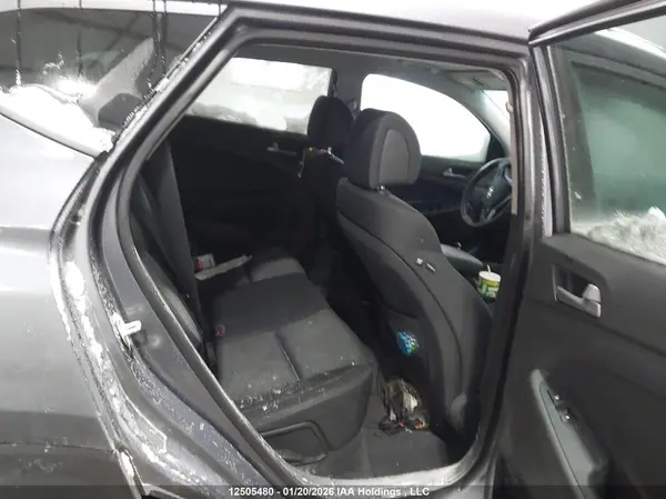 KM8J3CA42HU491542 2017 HYUNDAI TUCSON - Image 8