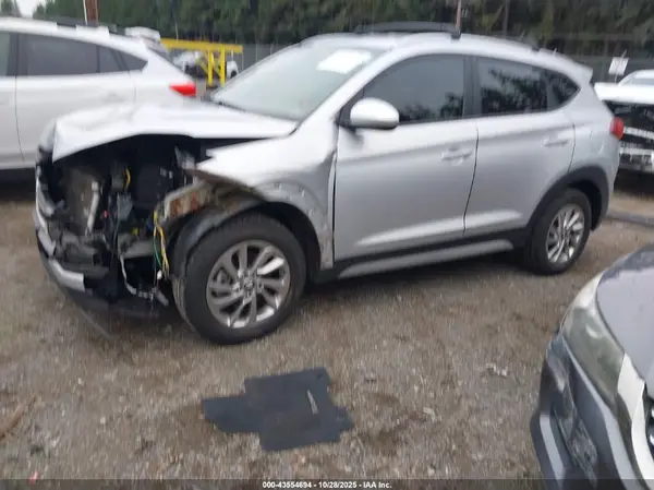 KM8J3CA42HU522272 2017 HYUNDAI TUCSON - Image 2