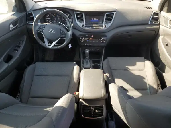 KM8J3CA42HU528489 2017 HYUNDAI TUCSON - Image 8