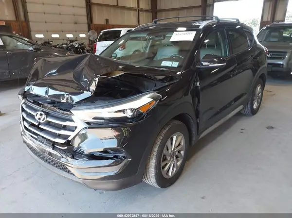 KM8J3CA42HU528654 2017 HYUNDAI TUCSON - Image 2
