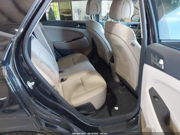 KM8J3CA42HU528654 2017 HYUNDAI TUCSON - Image 8