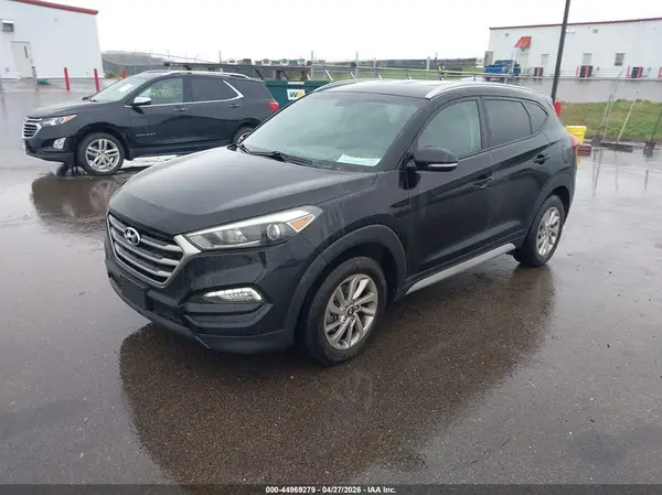 KM8J3CA42HU530954 2017 HYUNDAI TUCSON - Image 2