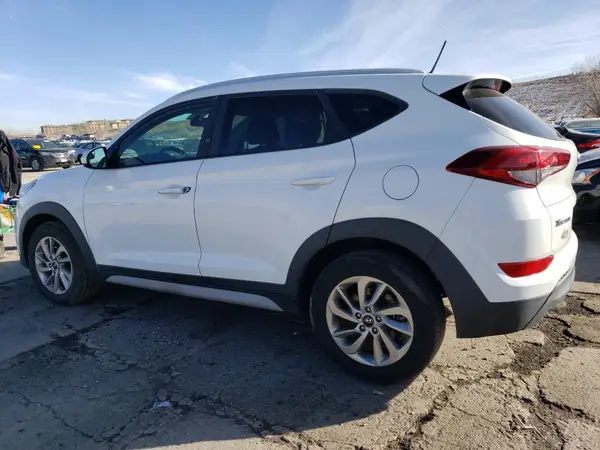 KM8J3CA42HU553439 2017 HYUNDAI TUCSON - Image 2
