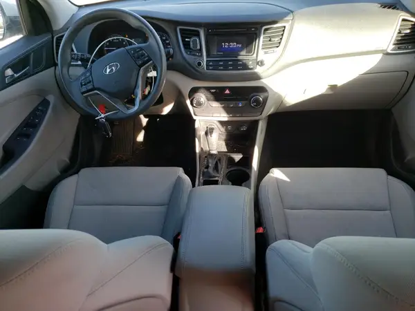 KM8J3CA42HU553439 2017 HYUNDAI TUCSON - Image 8