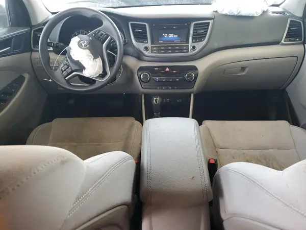 KM8J3CA42HU564568 2017 HYUNDAI TUCSON - Image 8