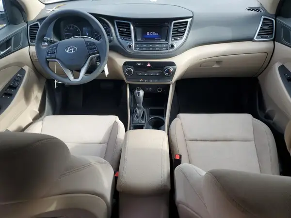 KM8J3CA42HU569642 2017 HYUNDAI TUCSON - Image 8