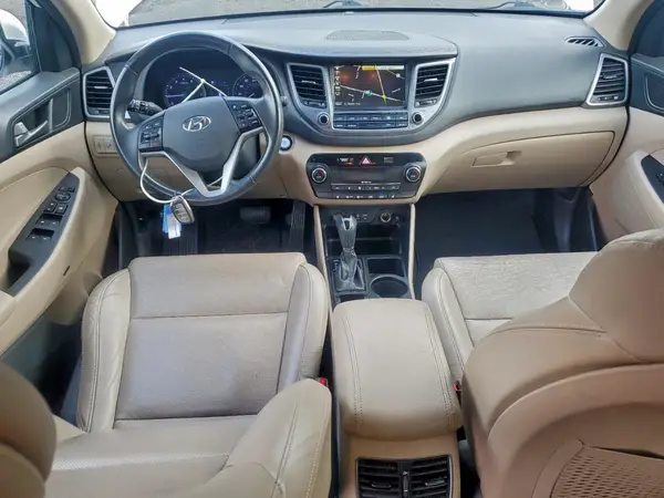 KM8J3CA42HU583878 2017 HYUNDAI TUCSON - Image 8