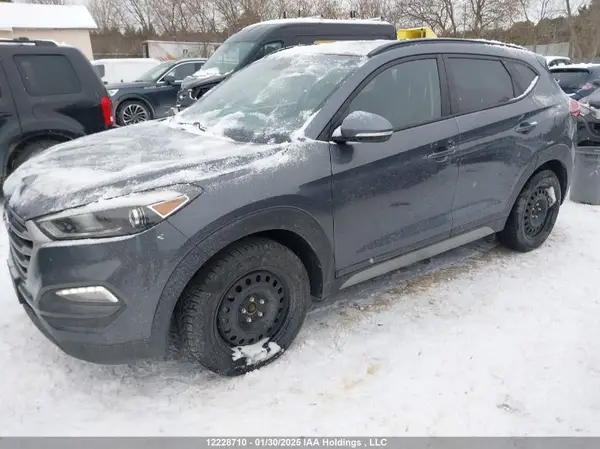 KM8J3CA42JU596863 2018 HYUNDAI TUCSON - Image 2