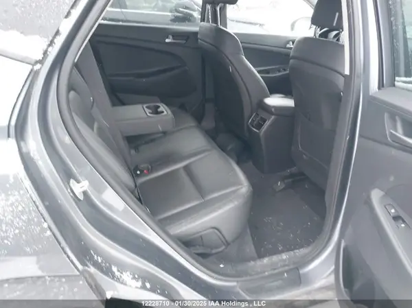 KM8J3CA42JU596863 2018 HYUNDAI TUCSON - Image 8