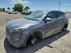 KM8J3CA42JU596880 2018 HYUNDAI TUCSON