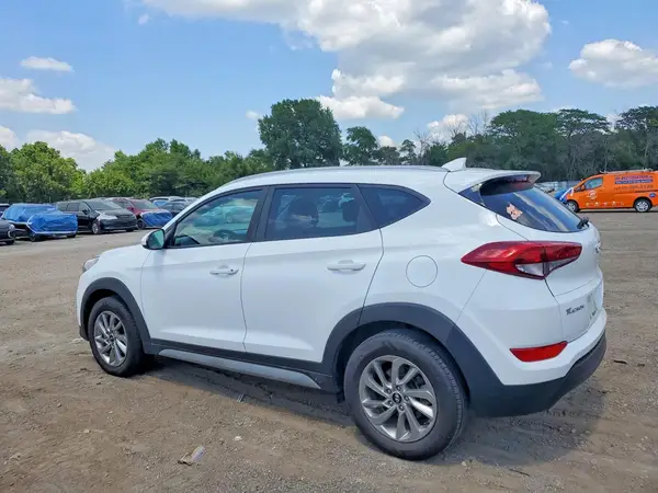 KM8J3CA42JU603486 2018 HYUNDAI TUCSON - Image 2