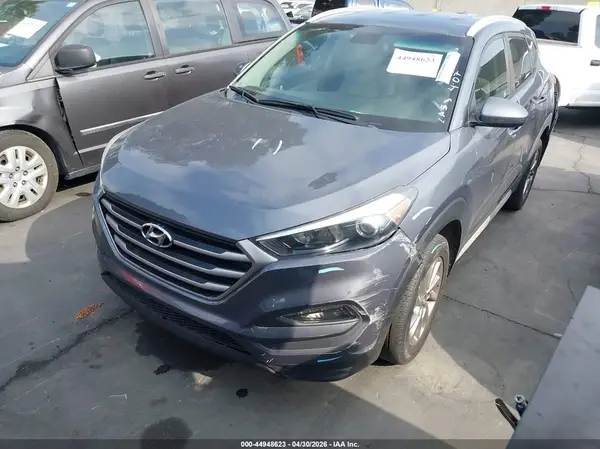 KM8J3CA42JU604749 2018 HYUNDAI TUCSON - Image 2