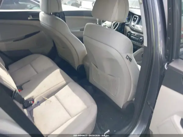 KM8J3CA42JU604749 2018 HYUNDAI TUCSON - Image 8