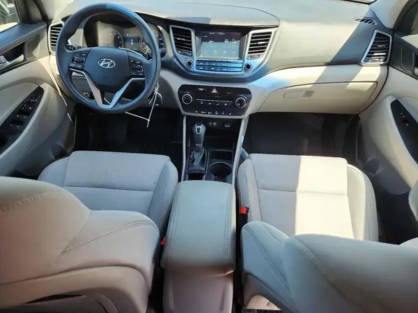 KM8J3CA42JU607697 2018 HYUNDAI TUCSON - Image 8