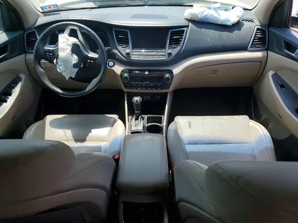 KM8J3CA42JU613337 2018 HYUNDAI TUCSON - Image 8