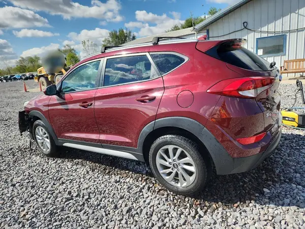 KM8J3CA42JU616352 2018 HYUNDAI TUCSON - Image 2