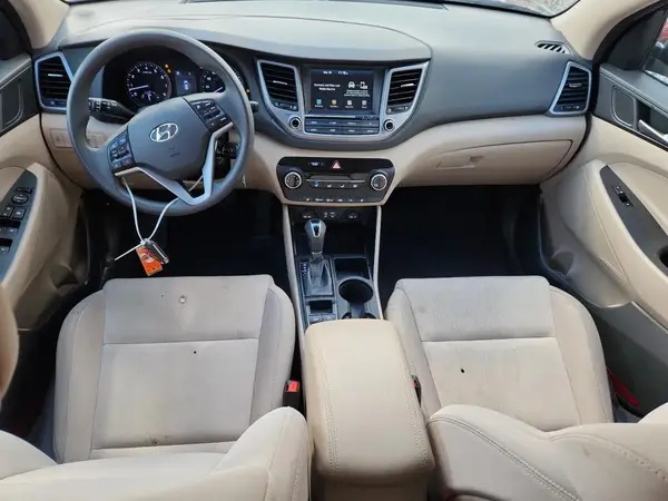 KM8J3CA42JU616352 2018 HYUNDAI TUCSON - Image 8