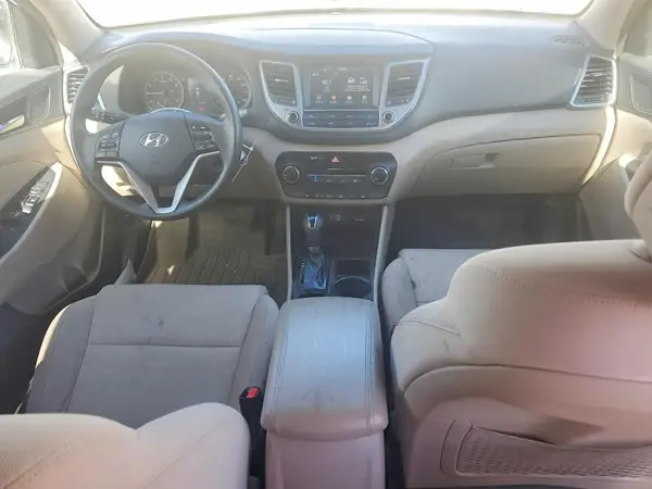KM8J3CA42JU622653 2018 HYUNDAI TUCSON - Image 8