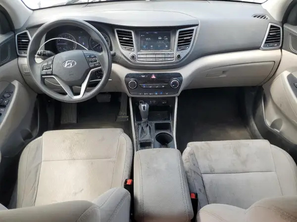 KM8J3CA42JU622829 2018 HYUNDAI TUCSON - Image 8