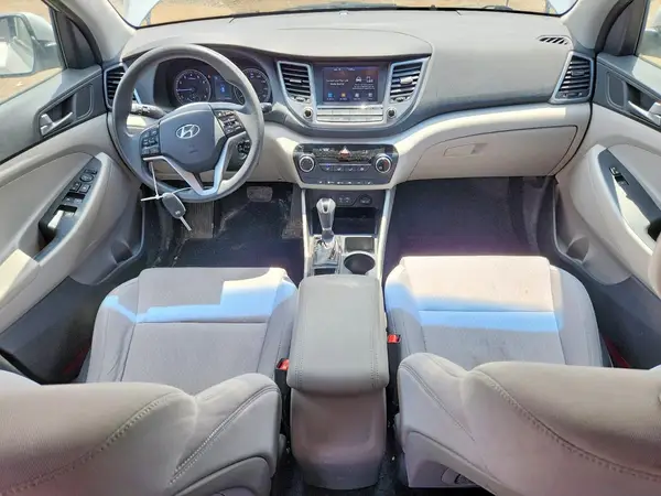 KM8J3CA42JU629652 2018 HYUNDAI TUCSON - Image 8