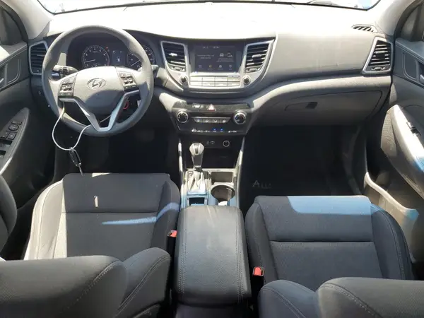 KM8J3CA42JU637511 2018 HYUNDAI TUCSON - Image 8