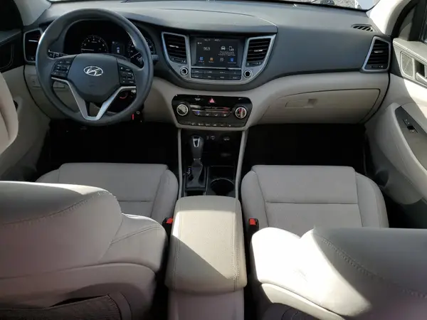 KM8J3CA42JU639890 2018 HYUNDAI TUCSON - Image 8