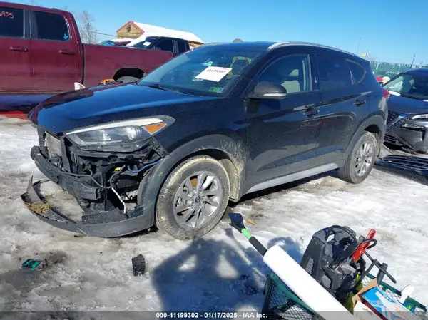 KM8J3CA42JU643213 2018 HYUNDAI TUCSON - Image 2