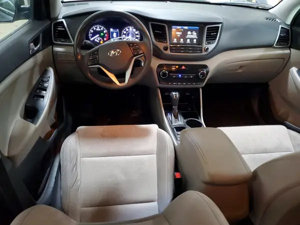 KM8J3CA42JU649769 2018 HYUNDAI TUCSON - Image 8