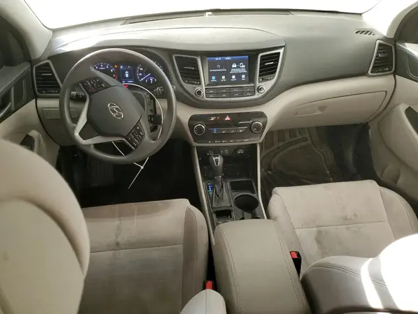KM8J3CA42JU654874 2018 HYUNDAI TUCSON - Image 8