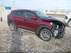 KM8J3CA42JU658262 2018 HYUNDAI TUCSON