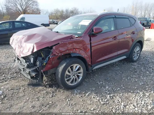 KM8J3CA42JU658262 2018 HYUNDAI TUCSON - Image 2