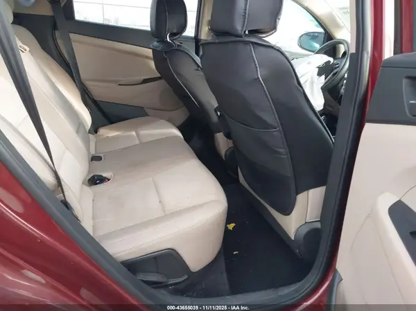 KM8J3CA42JU658262 2018 HYUNDAI TUCSON - Image 8