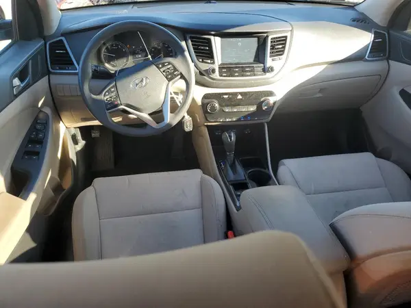 KM8J3CA42JU659413 2018 HYUNDAI TUCSON - Image 8