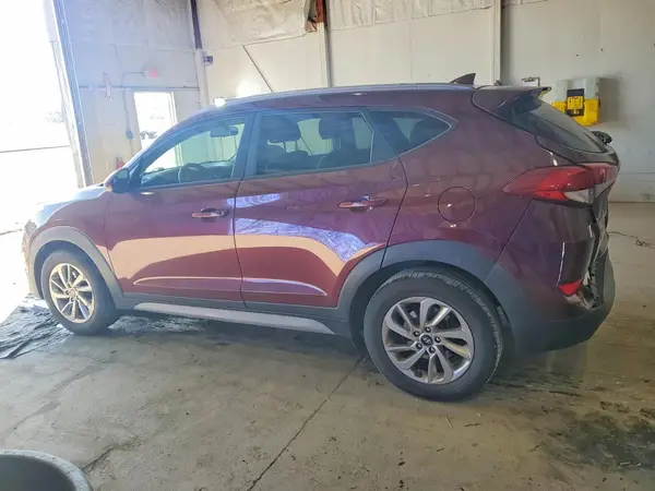 KM8J3CA42JU659539 2018 HYUNDAI TUCSON - Image 2