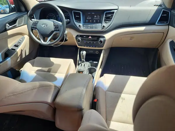 KM8J3CA42JU662439 2018 HYUNDAI TUCSON - Image 8