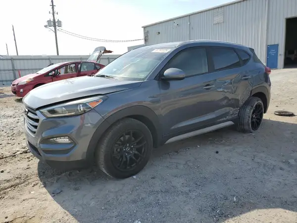 KM8J3CA42JU667348 2018 HYUNDAI TUCSON - Image 1